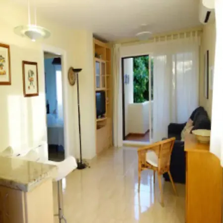 Apartamento Denia Playa Cerca Del Mar Urb. La Felicidad. *